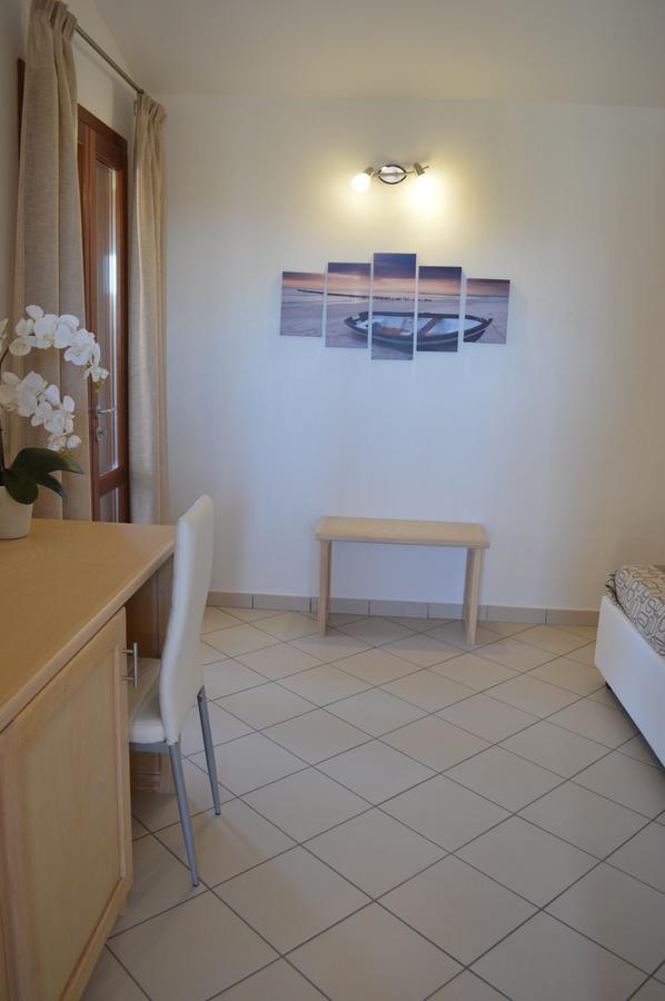 Guest Rooms Affittacamere ซาน เตโอโดโร ภายนอก รูปภาพ