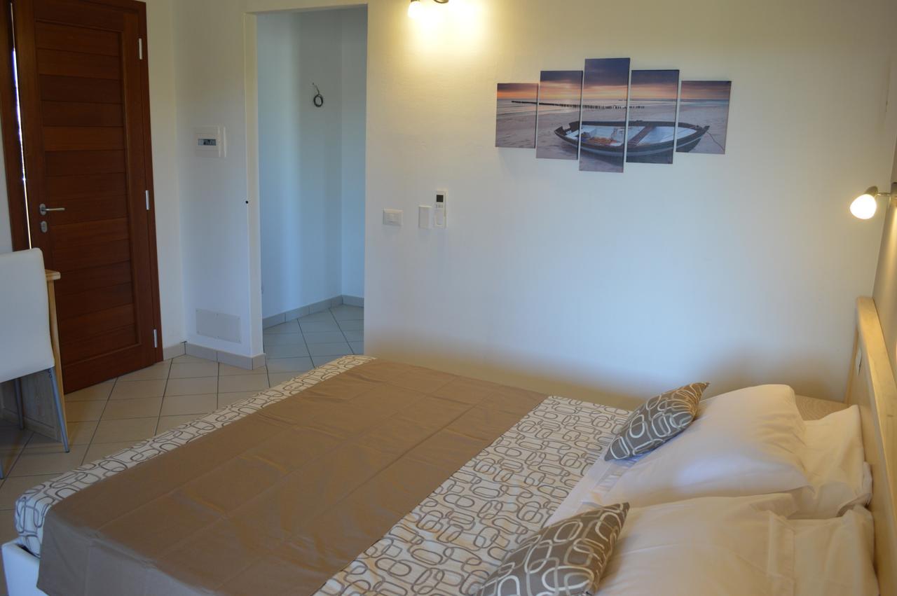 Guest Rooms Affittacamere ซาน เตโอโดโร ภายนอก รูปภาพ