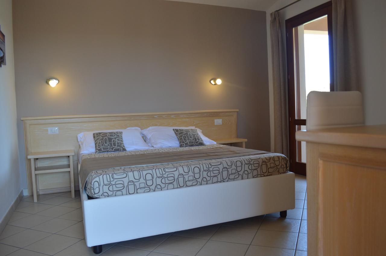 Guest Rooms Affittacamere ซาน เตโอโดโร ภายนอก รูปภาพ