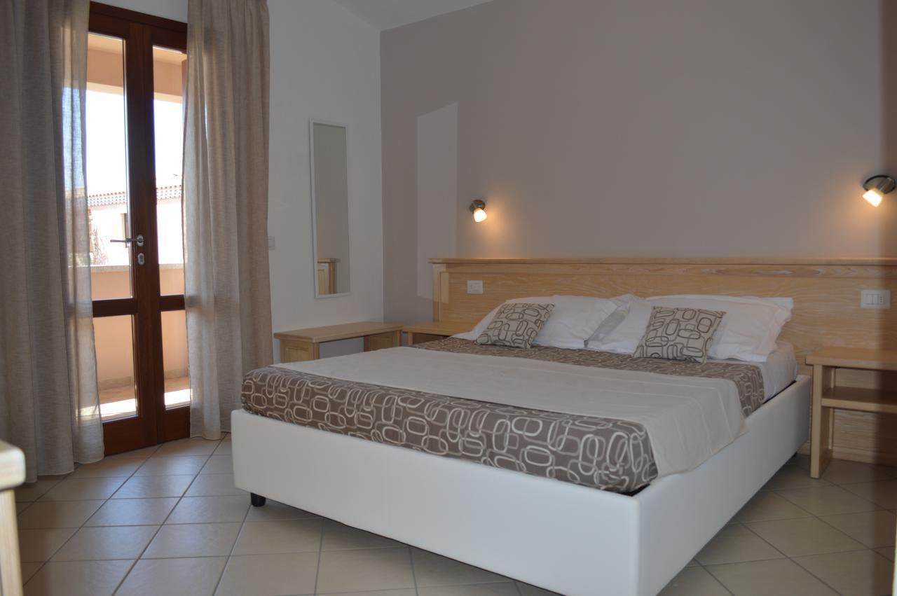 Guest Rooms Affittacamere ซาน เตโอโดโร ภายนอก รูปภาพ