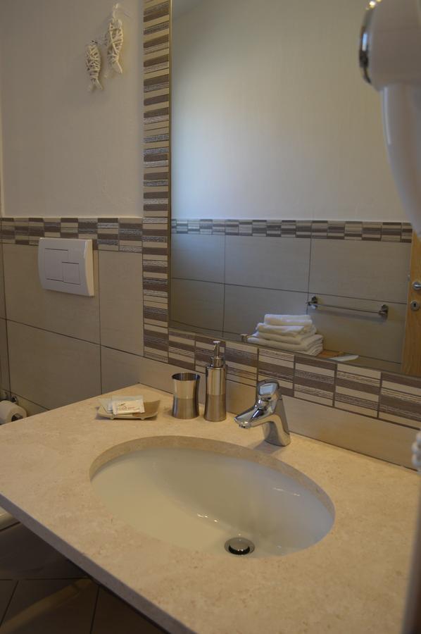 Guest Rooms Affittacamere ซาน เตโอโดโร ภายนอก รูปภาพ