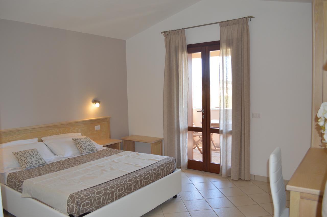 Guest Rooms Affittacamere ซาน เตโอโดโร ภายนอก รูปภาพ