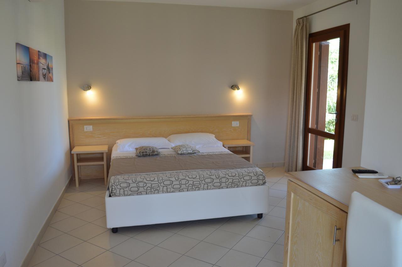 Guest Rooms Affittacamere ซาน เตโอโดโร ภายนอก รูปภาพ