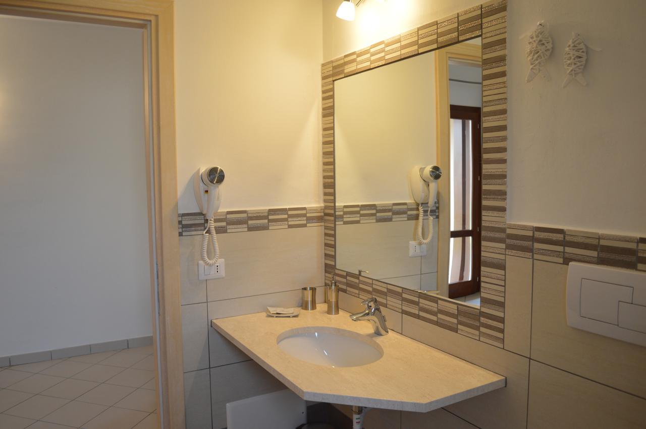 Guest Rooms Affittacamere ซาน เตโอโดโร ภายนอก รูปภาพ