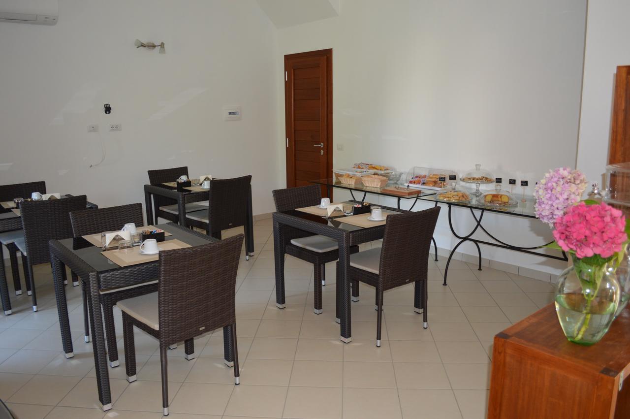 Guest Rooms Affittacamere ซาน เตโอโดโร ภายนอก รูปภาพ