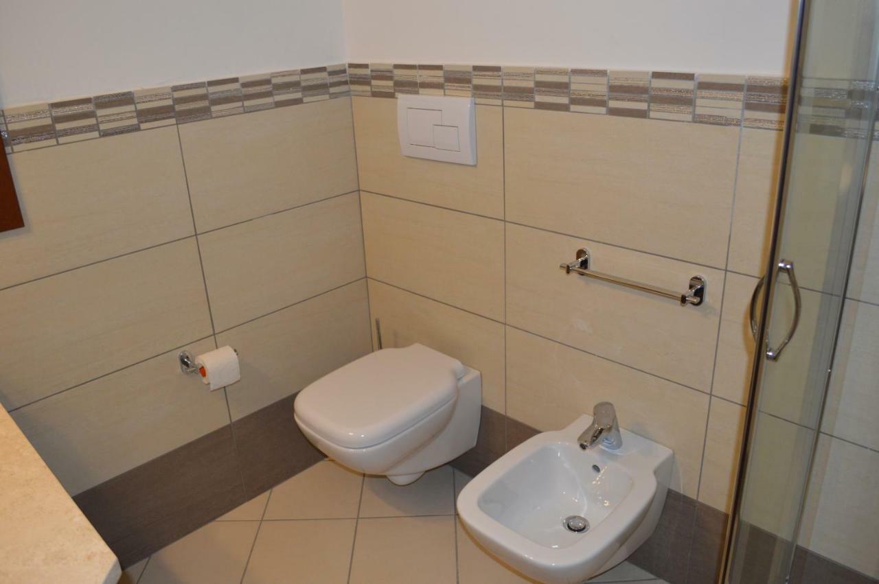 Guest Rooms Affittacamere ซาน เตโอโดโร ภายนอก รูปภาพ
