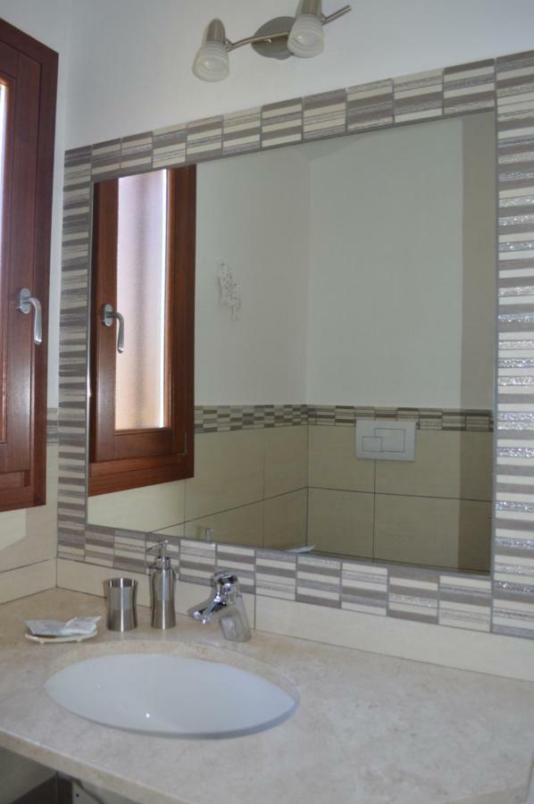 Guest Rooms Affittacamere ซาน เตโอโดโร ภายนอก รูปภาพ